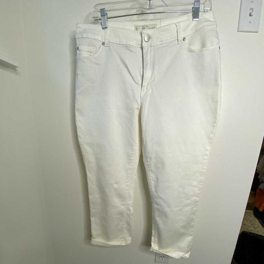 Est. 1946 Denim crop pants, size 14, shape enhancing